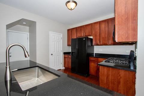 2424 Evergreen Cir, Mchenry, IL 60050 photo 4