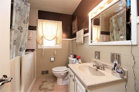 641 Bishop Ct, Bradley, IL 60915 photo 11