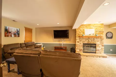 949 Mayfield St, Cary, IL 60013 photo 26