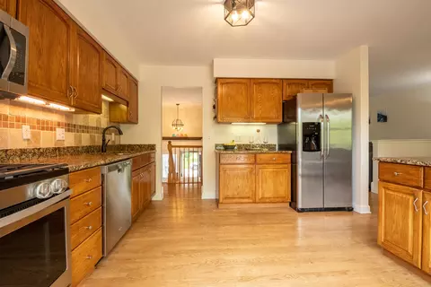 949 Mayfield St, Cary, IL 60013 photo 14