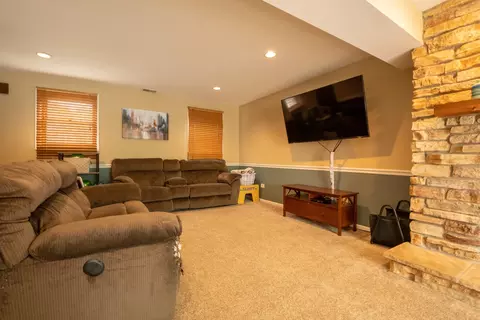 949 Mayfield St, Cary, IL 60013 photo 27