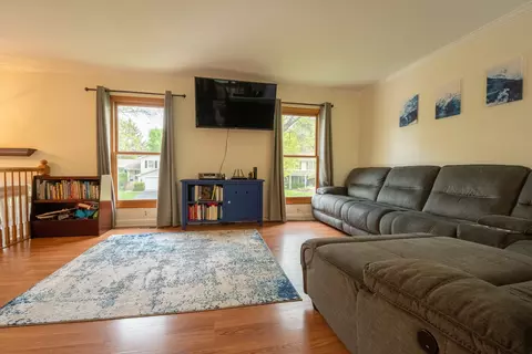 949 Mayfield St, Cary, IL 60013 photo 6