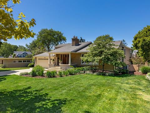 1008 Gamon Rd, Wheaton, IL 60189 photo 3