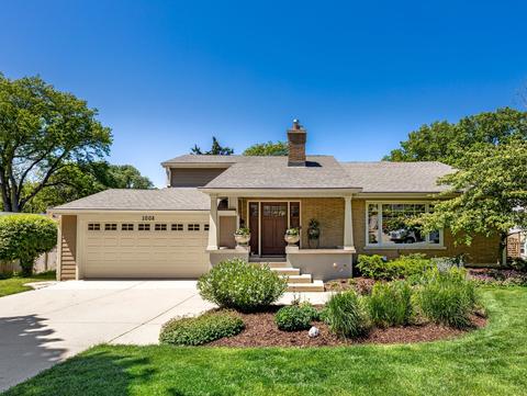 1008 Gamon Rd, Wheaton, IL 60189 photo 1