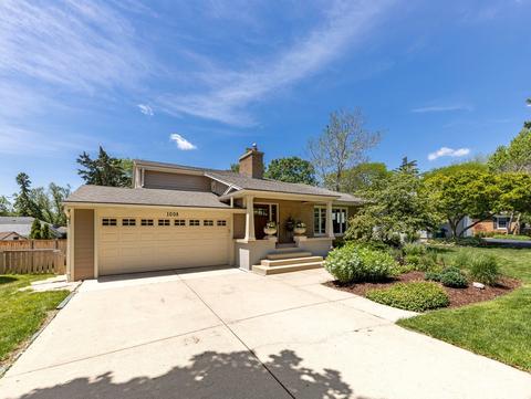 1008 Gamon Rd, Wheaton, IL 60189 photo 2