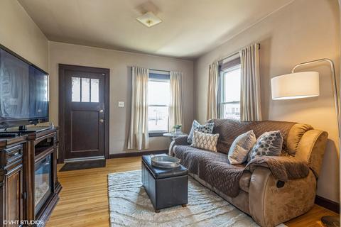 570 E 13th St, Lockport, IL 60441 photo 3