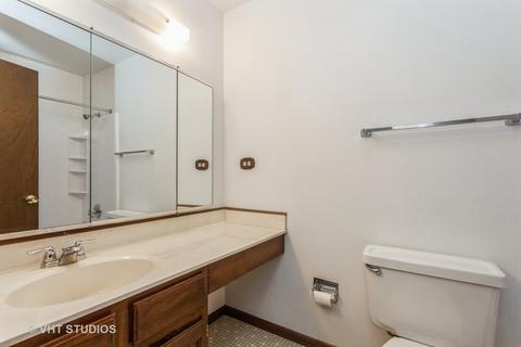 220 Cedarbrook Rd, Naperville, IL 60565 photo 9