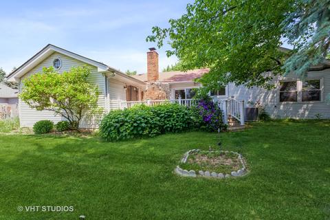 220 Cedarbrook Rd, Naperville, IL 60565 photo 3
