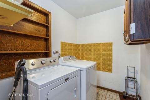 220 Cedarbrook Rd, Naperville, IL 60565 photo 10