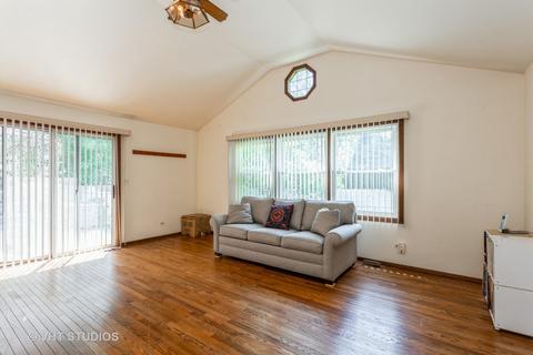 220 Cedarbrook Rd, Naperville, IL 60565 photo 7