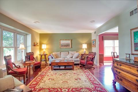 1650 Ivy Ct E, Wheaton, IL 60189 photo 4