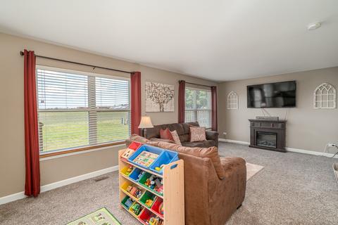 1503 Creekside Cir, Minooka, IL 60447 photo 11
