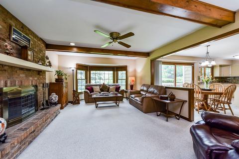 540 Flock Ave, Naperville, IL 60565 photo 4
