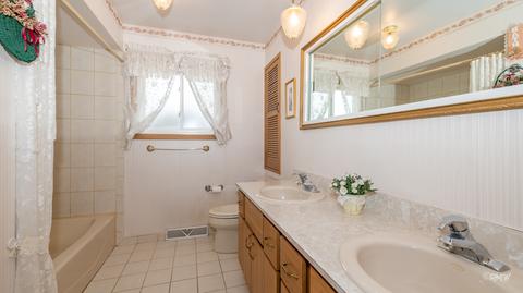 35 S Highview Ave, Addison, IL 60101 photo 13