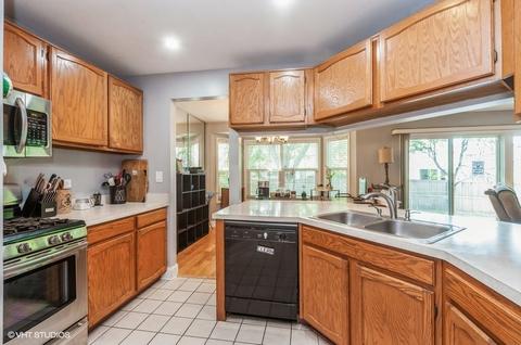 715 Equestrian Dr, Wheeling, IL 60090 photo 8