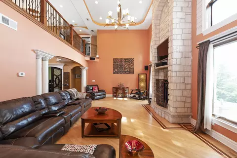 2319 Douglas Ave, Des Plaines, IL 60018 photo 8