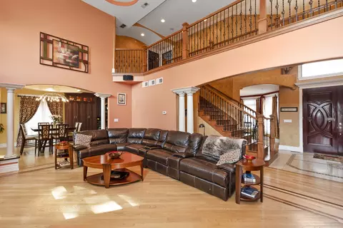 2319 Douglas Ave, Des Plaines, IL 60018 photo 9