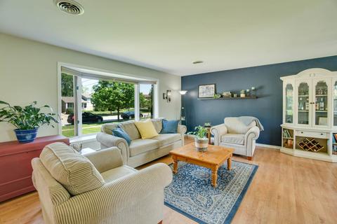 15242 Rob Roy Dr, Oak Forest, IL 60452 photo 4