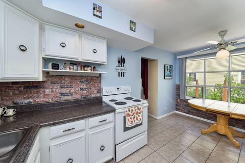 1891 Doncaster Ct, Wheaton, IL 60189 photo 9