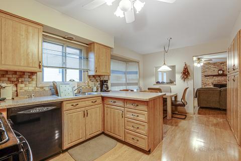 402 Jefferson Ct, Wheeling, IL 60090 photo 8