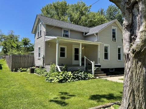 303 Ash Ave, Morrison, IL 61270 photo 2