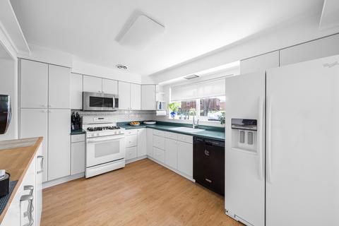 3344 Lyons St, Evanston, IL 60203 photo 4