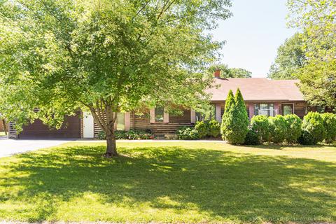 8054 S Delaware St, Dixon, IL 61021 photo 1