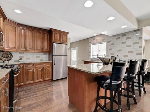 667 Chester Ave, Elgin, IL 60120 photo 7