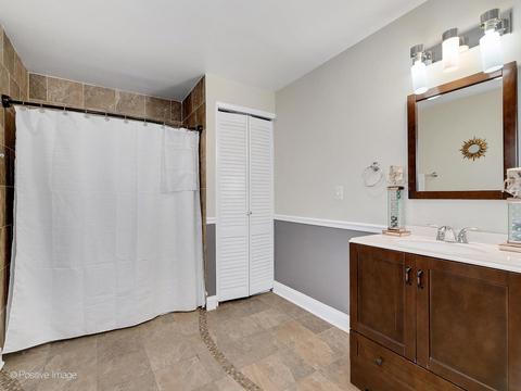 667 Chester Ave, Elgin, IL 60120 photo 14