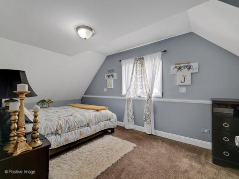667 Chester Ave, Elgin, IL 60120 photo 11
