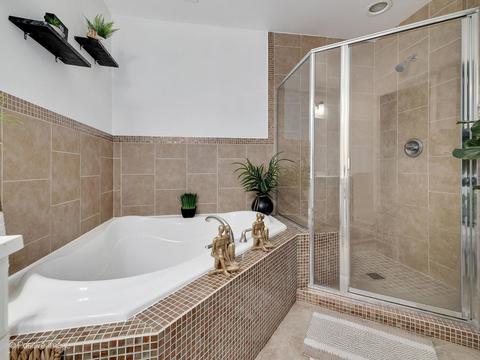 667 Chester Ave, Elgin, IL 60120 photo 13