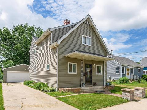 667 Chester Ave, Elgin, IL 60120 photo 2