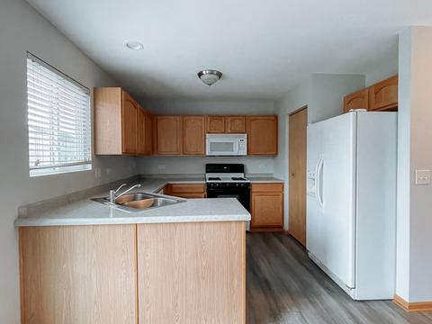 1708 Mountain Ridge Pass, Plainfield, IL 60586 photo 3