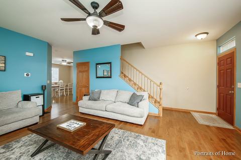 6415 Silver Ridge Dr, Plainfield, IL 60586 photo 2