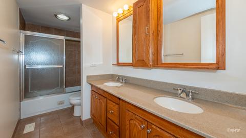 364 Oaktree Ct, Hoffman Estates, IL 60169 photo 15