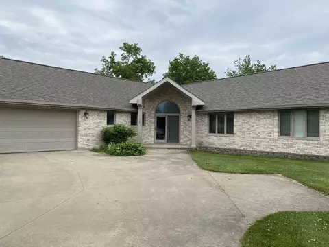 114 S Plank Rd, Cherry, IL 61317 photo 2