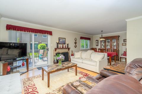 1242 Folkstone Ct, Wheaton, IL 60189 photo 3