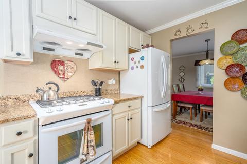 1242 Folkstone Ct, Wheaton, IL 60189 photo 8