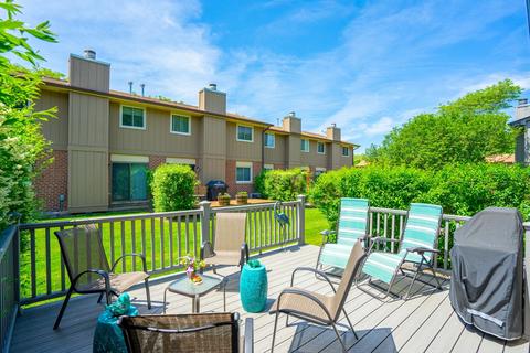 1242 Folkstone Ct, Wheaton, IL 60189 photo 18