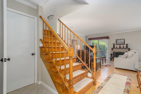1242 Folkstone Ct, Wheaton, IL 60189 photo 2