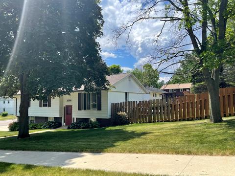 3388 W Loras Dr, Freeport, IL 61032 photo 3