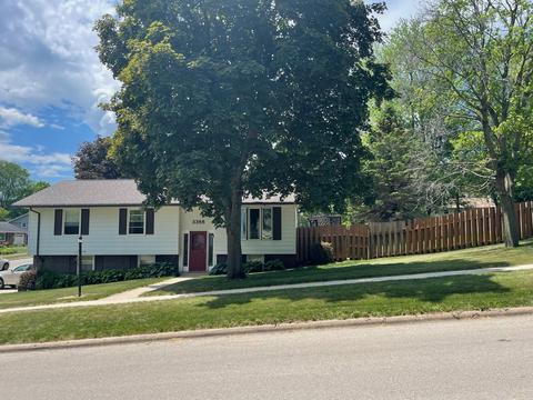 3388 W Loras Dr, Freeport, IL 61032 photo 2