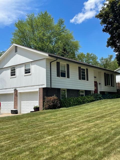 3388 W Loras Dr, Freeport, IL 61032 photo 16