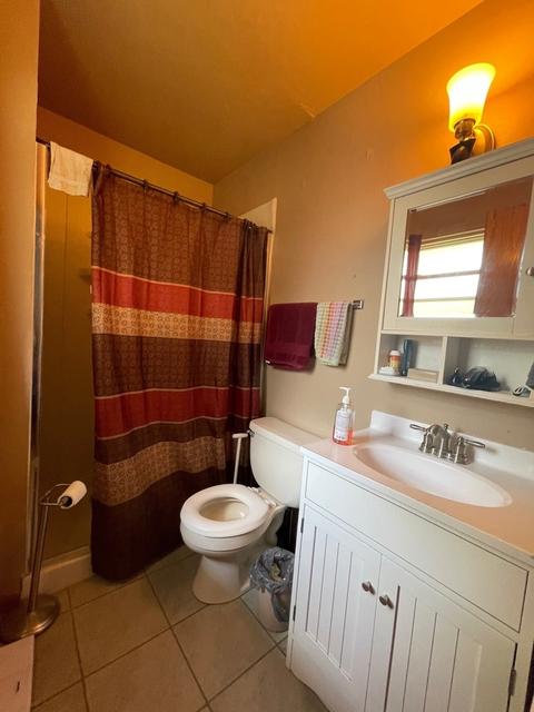 3388 W Loras Dr, Freeport, IL 61032 photo 11