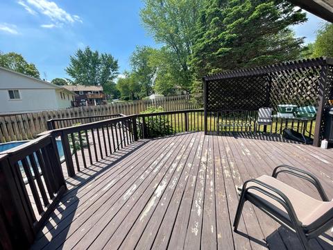 3388 W Loras Dr, Freeport, IL 61032 photo 6