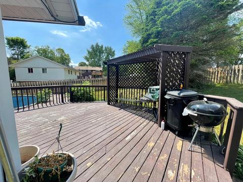 3388 W Loras Dr, Freeport, IL 61032 photo 5