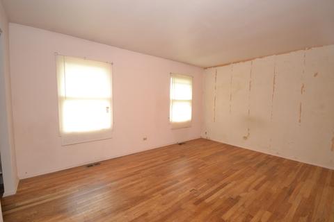 1341 Hassell Dr, Hoffman Estates, IL 60169 photo 8