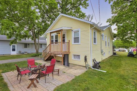 213 N Emerald Dr, Mchenry, IL 60051 photo 1