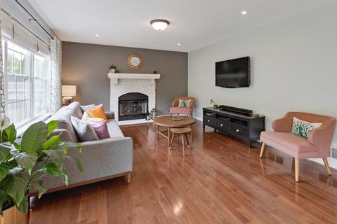 1316 Richmond Ln, Bartlett, IL 60103 photo 9