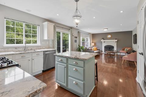 1316 Richmond Ln, Bartlett, IL 60103 photo 6